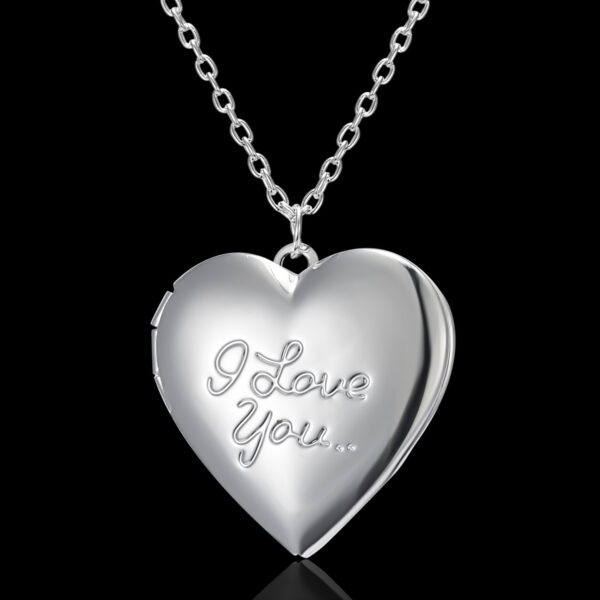 Carved Design Love Necklace Personalized Heart-shaped Photo Frame Pendant Necklace For Women Family Jewelry For Valentine's Day - Image 6